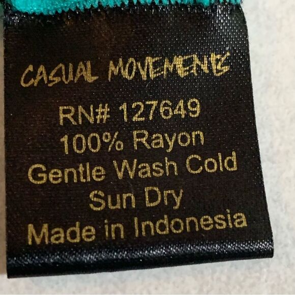 CASUAL MOVEMENTS Vintage Shawl Wrap Sarong Women’s Teal Black Hibiscus Floral. - Picture 4 of 6